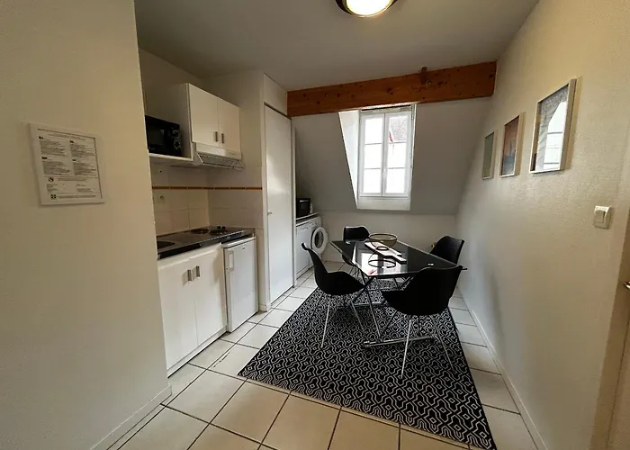 Appartement à Avec Piscine Et Wifi - Fr-1-541-198 *